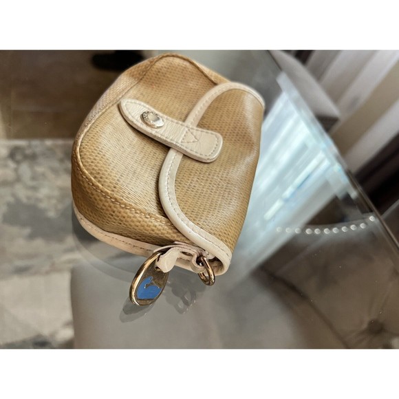 DOONEY & BOURKE 4Y20 BEIGE/WHITE FLAP WRISTLET - Picture 3 of 13